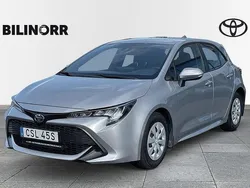 Silver Begagnad 2022 Toyota Corolla Hybrid Life Halvkombi | 229 900 kr (Marknadspris)