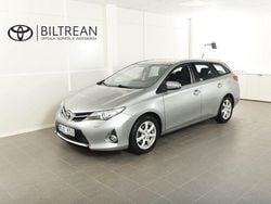 Ljusgrå Begagnad 2013 Toyota Auris Kombi | 69 900 kr (Marknadspris)