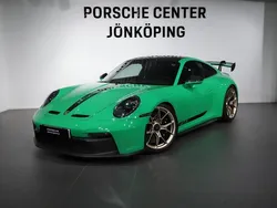 Grön (green) Begagnad 2022 Porsche 911 GT3 Sportkupé | 2 195 000 kr (Marknadspris)