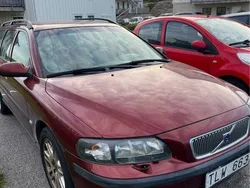 Röd Begagnad 2002 Volvo V70 Kombi | 14 000 kr (Superpris)