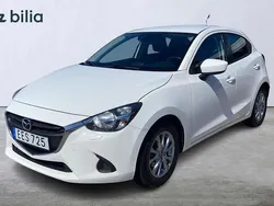 Vit Begagnad 2015 Mazda 2 Halvkombi | 134 900 kr (Bra pris)