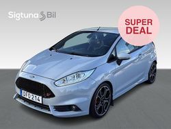Grå Begagnad 2016 Ford Fiesta ST200 Halvkombi | 134 900 kr (Lite dyr)