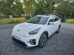 Vit Begagnad 2020 Kia e-Niro Advance SUV | 200 000 kr (Marknadspris)
