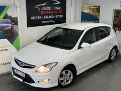 Vit Begagnad 2011 Hyundai i30 Halvkombi | 59 900 kr (Marknadspris)