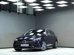 Mörkblå Begagnad 2023 Mercedes C300e AMG Kombi | 459 900 kr (Marknadspris)