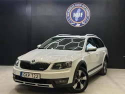 Vit Begagnad 2015 Skoda Octavia Scout Business Line Kombi | 144 800 kr (Marknadspris)