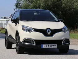 Flerfärgad Begagnad 2016 Renault Captur SUV | 109 900 kr (Marknadspris)