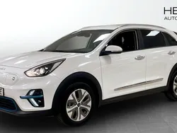 Vit (white) Begagnad 2021 Kia e-Niro Advance SUV | 269 900 kr (Marknadspris)