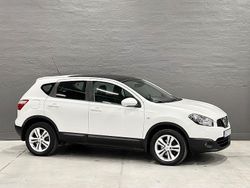 Vit Begagnad 2013 Nissan Qashqai SUV | 99 900 kr (Marknadspris)