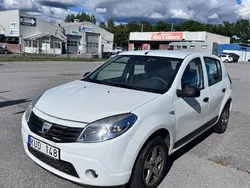 Vit Begagnad 2010 Dacia Sandero Halvkombi | 29 900 kr