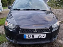 Svart Begagnad 2012 Mitsubishi Colt Halvkombi | 39 900 kr (Marknadspris)