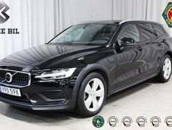 Svart Begagnad 2022 Volvo V60 CC Kombi | 349 900 kr (Marknadspris)