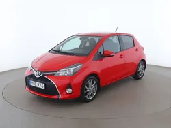 Röd Begagnad 2016 Toyota Yaris Active Halvkombi | 142 000 kr (Marknadspris)