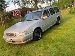 Grön Begagnad 2000 Volvo V70 Kombi | 15 000 kr (Marknadspris)