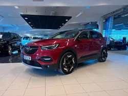 Röd Begagnad 2021 Opel Grandland X Ultimate SUV | 299 000 kr (Marknadspris)