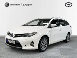Vit Begagnad 2014 Toyota Auris Touring Sports Edition Kombi | 130 000 kr (Marknadspris)