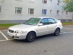 Grå Begagnad 2001 Toyota Corolla Halvkombi | 18 000 kr (Bra pris)