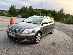 Grå Begagnad 2004 Toyota Avensis Kombi | 33 000 kr (Marknadspris)