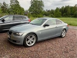 Grå Begagnad 2007 BMW 325 Comfort Edition Sportkupé | 119 000 kr (Marknadspris)