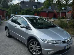 Silver Begagnad 2009 Honda Civic Sport Halvkombi | 59 000 kr (Marknadspris)