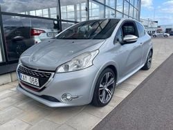 Ljusgrå Begagnad 2013 Peugeot 208 GTi Halvkombi | 89 900 kr (Dyr)