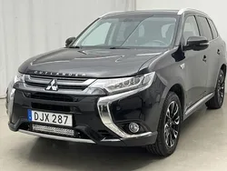 Svart Begagnad 2016 Mitsubishi Outlander SUV | 149 800 kr (Bra pris)