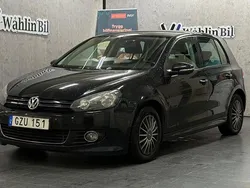 Svart Begagnad 2013 VW Golf VII Dark Label Halvkombi | 99 900 kr (Marknadspris)