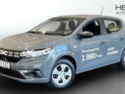 Grå (grey) Ny 2025 Dacia Sandero Essentiel Halvkombi | 169 000 kr (Marknadspris)