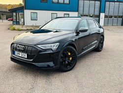 Svart Begagnad 2020 Audi e-tron Proline SUV | 289 900 kr (Marknadspris)