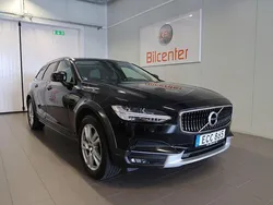 Svart Begagnad 2018 Volvo V90 CC Momentum Kombi | 279 900 kr (Marknadspris)