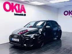 Svart Ny 2024 Audi RS3 Sportback Design Halvkombi | 699 800 kr (Bra pris)