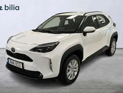 Vit Begagnad 2024 Toyota Yaris Cross Active SUV | 299 900 kr (Marknadspris)