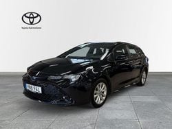 Svart Begagnad 2023 Toyota Corolla Kombi | 279 900 kr (Marknadspris)