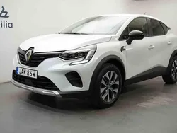 Vit Begagnad 2023 Renault Captur SUV | 229 900 kr