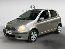 Grå Begagnad 2004 Toyota Yaris Halvkombi | 29 900 kr (Marknadspris)