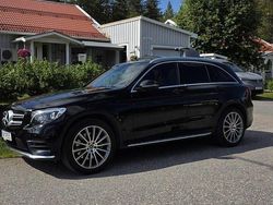 Svart Begagnad 2018 Mercedes GLC220 AMG SUV | 269 000 kr (Marknadspris)