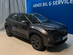 Mörkgrå (grå) Begagnad 2022 Toyota Yaris Cross Active SUV | 244 900 kr (Marknadspris)