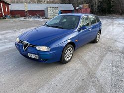 Blå Begagnad 2002 Alfa Romeo 156 Distinctive Kombi | 39 500 kr