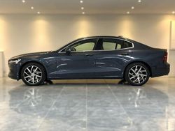 Blå Begagnad 2021 Volvo S60 Momentum Sedan | 309 000 kr (Marknadspris)
