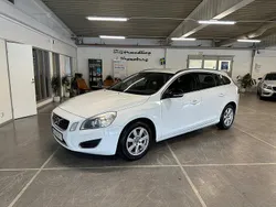 Vit Begagnad 2012 Volvo V60 Momentum Kombi | 89 900 kr (Marknadspris)