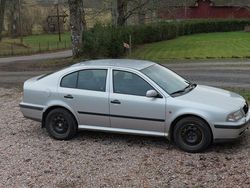 Begagnad 2000 Skoda Octavia Halvkombi | 16 000 kr (Marknadspris)