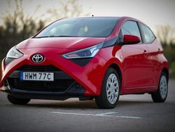 Röd Begagnad 2020 Toyota Aygo X-play Halvkombi | 107 000 kr (Marknadspris)