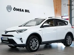 Vit Begagnad 2017 Toyota RAV4 Hybrid Executive SUV | 219 800 kr (Marknadspris)
