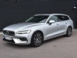 Silver Begagnad 2022 Volvo V60 Inscription Kombi | 349 900 kr (Marknadspris)