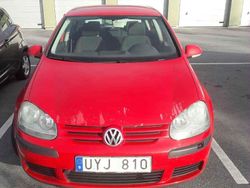 Röd Begagnad 2004 VW Golf IV Trendline Halvkombi | 3 700 kr (Superpris)