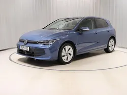 Blå Begagnad 2024 VW Golf VIII Life Kombi | 299 900 kr (Bra pris)