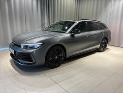 Mörkgrå (grå) Begagnad 2025 VW Passat R-line Kombi | 499 900 kr