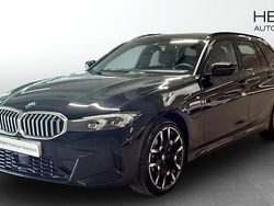 Svart (black) Begagnad 2025 BMW 330e M Sport Kombi | 514 700 kr (Dyr)