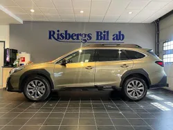 Grön Begagnad 2023 Subaru Outback SUV | 389 900 kr (Marknadspris)