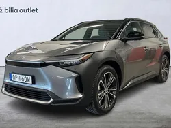 Silver Begagnad 2023 Toyota bZ4X Executive SUV | 414 000 kr